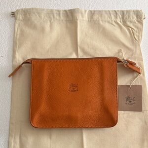 NWT IL Bisonte hand made in Florence; unisex top zip pouch . Leather - unlined